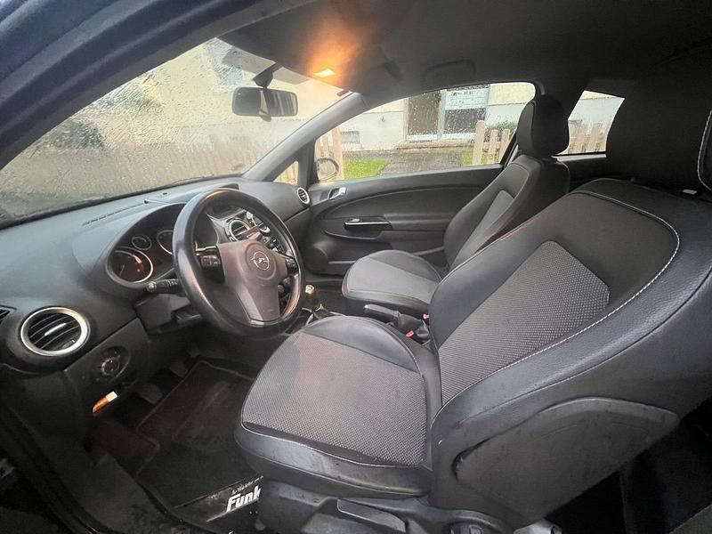 Schwarz Gebraucht 2007 Opel Corsa Kleinwagen | 500 € (Superpreis) - Bild 1/4