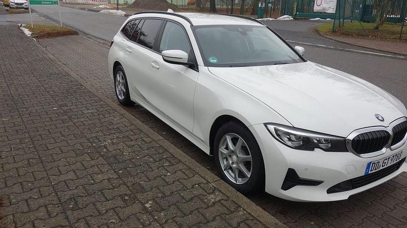 Gebraucht BMW 320 Advantage 190 PS (139 kW) 2020 Weiß Kombi