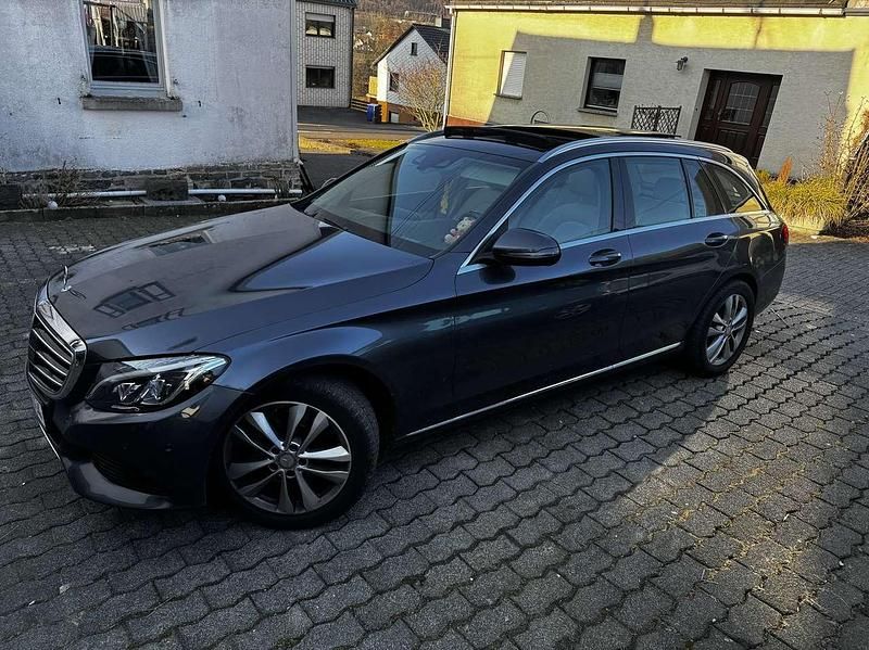 Gebraucht Mercedes C300 Exclusive 245 PS (180 kW) 2016 Grau Kombi