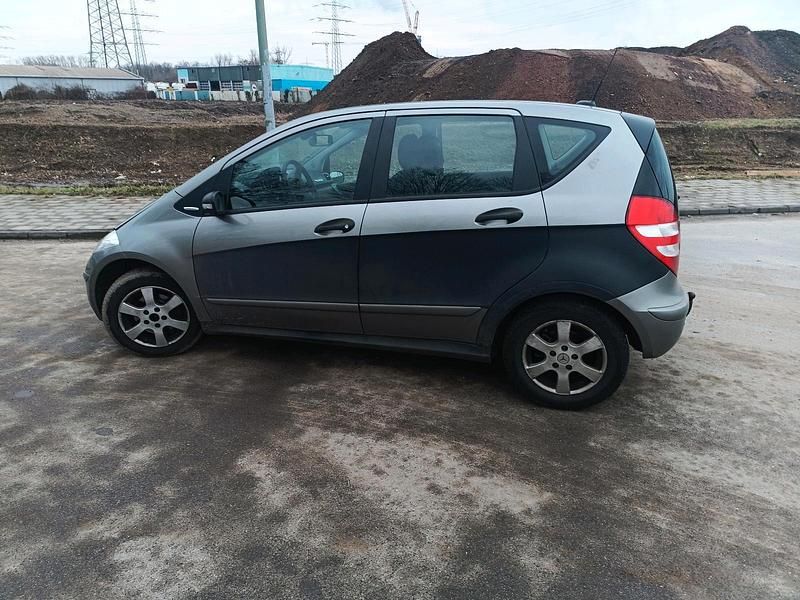 Gebraucht Mercedes A180 109 PS (80 kW) 2006 Silber Kleinwagen