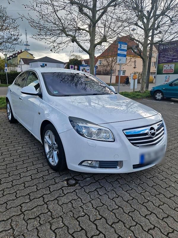 Gebraucht Opel Insignia 160 PS (117 kW) 2010 Weiß Limousine