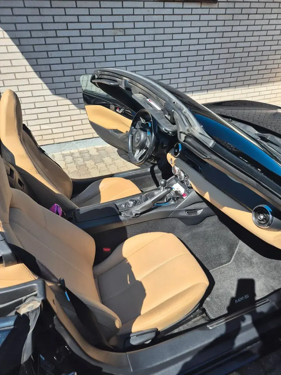 Second-hand Mazda MX5 184 CP (135 kW) 2020 Negru Cabrio