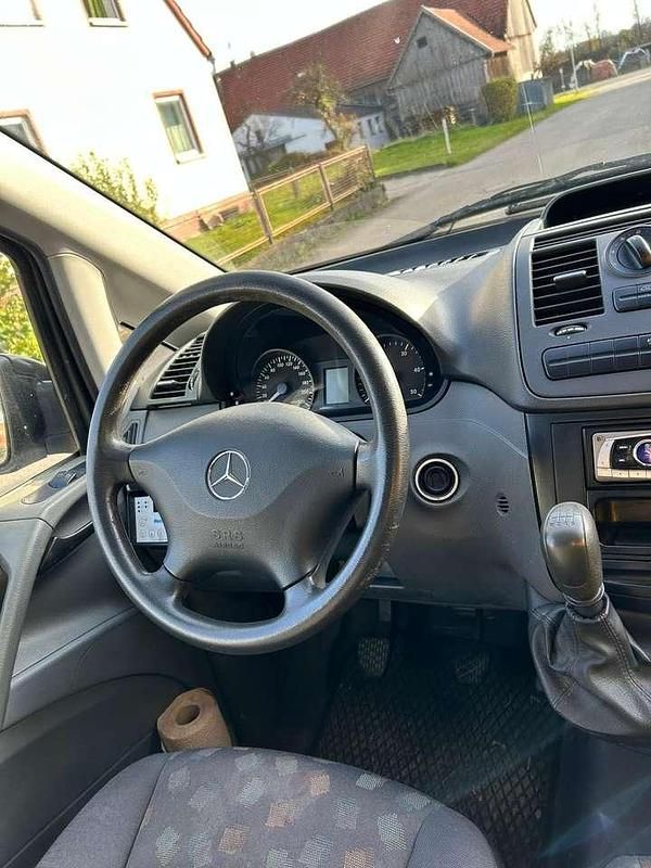 Weiß Gebraucht 2010 Mercedes Vito Van | 7.800 € - Bild 1/4