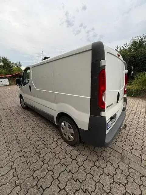 Gebraucht Renault Trafic 90 PS (66 kW) 2013 Weiß Van / Kleinbus