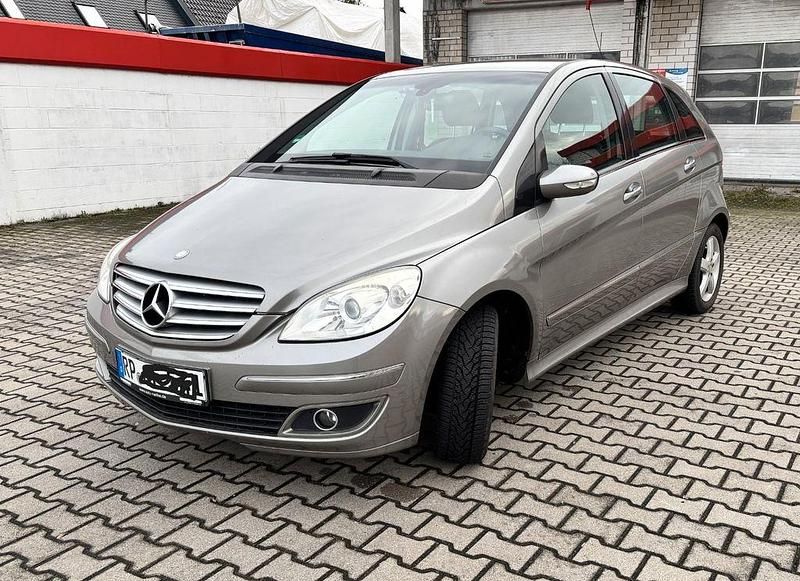 Grau Gebraucht 2008 Mercedes B170 Van / Kleinbus | 4.800 € (Fairer Preis) - Bild 1/4