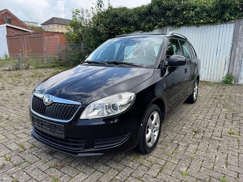 Schwarz Gebraucht 2010 Skoda Fabia Ambiente Kombi | 2.999 € (Etwas zu teuer) - Bild 1/4