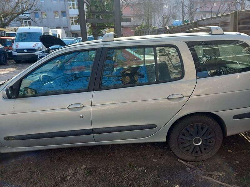 Gebraucht Renault Mégane II Dynamique 107 PS (78 kW) 2002 Grün Limousine