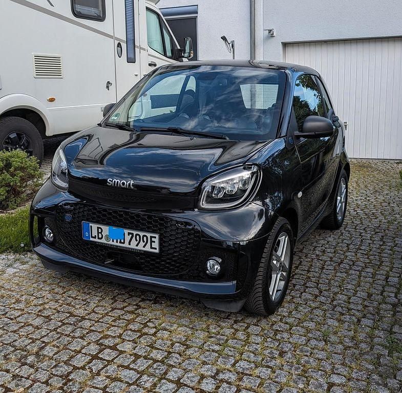 Schwarz Gebraucht 2022 Smart ForTwo Electric Drive Exclusive Coupé | 11.500 € (Superpreis) - Bild 1/4