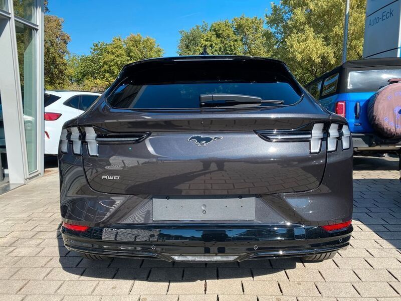 Gebraucht Ford Mustang Mach-E 258 kW (351 PS) 2022 Grau metallic SUV