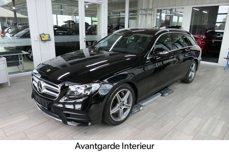 Schwarz Gebraucht 2019 Mercedes E300 AMG Limousine | 24.900 € (Superpreis) - Bild 1/4