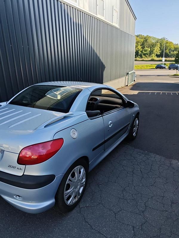 Silber Gebraucht 2003 Peugeot 206 CC Cabrio | 1.500 € (Fairer Preis) - Bild 1/4