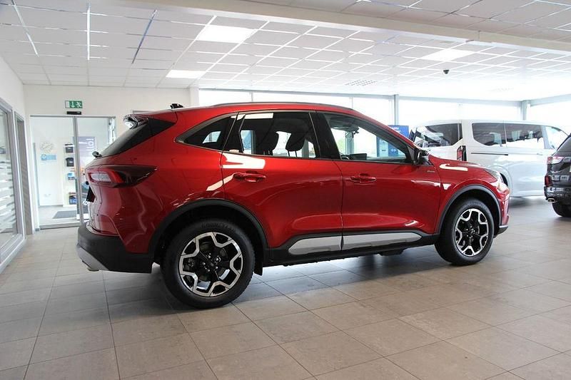 Gebraucht Ford Kuga Active X 242 PS (177 kW) 2024 Rot SUV