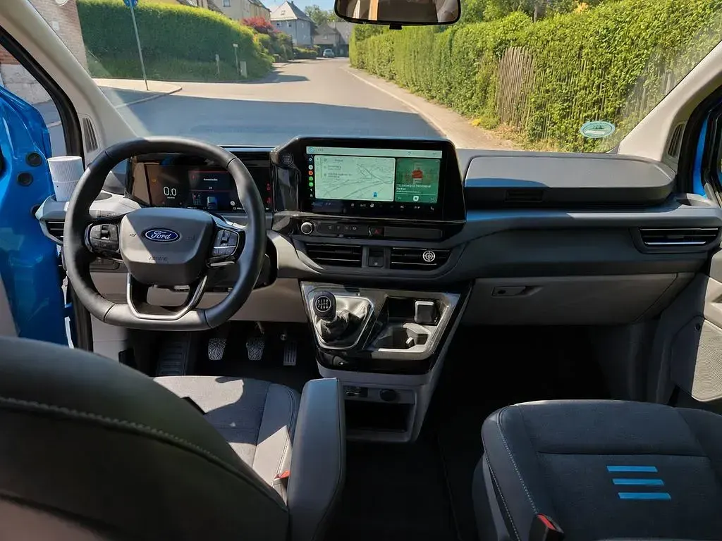 Gebraucht Ford Tourneo Active 150 PS (110 kW) 2025 Blau Van / Kleinbus