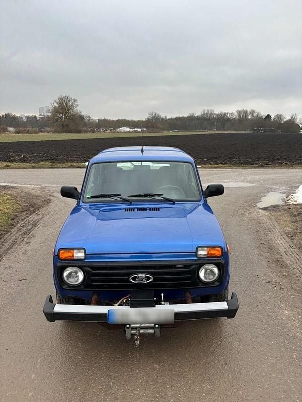Second-hand Lada niva 83 CP (61 kW) 2019 Albastru SUV