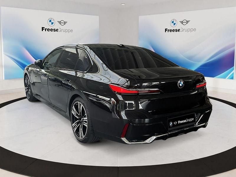 Gebraucht BMW 740 Shadowline 360 PS (264 kW) 2025 Schwarz Limousine