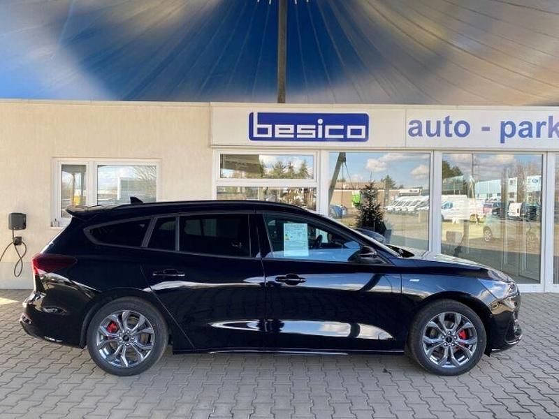 Neu Ford Focus ST-Line X 155 PS (114 kW) 2026 Agate black metallic (schwarz) Kombi