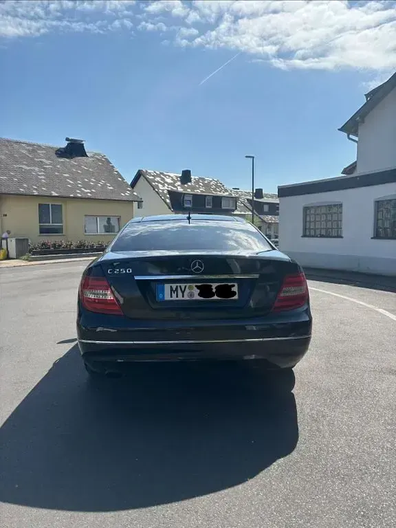 Gebraucht Mercedes C250 204 PS (150 kW) 2011 Schwarz Coupé