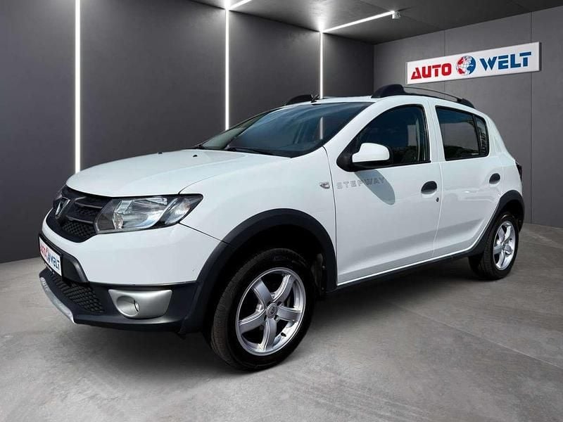Weiß Gebraucht 2014 Dacia Sandero Stepway Kleinwagen | 5.690 € (Guter Preis) - Bild 1/4