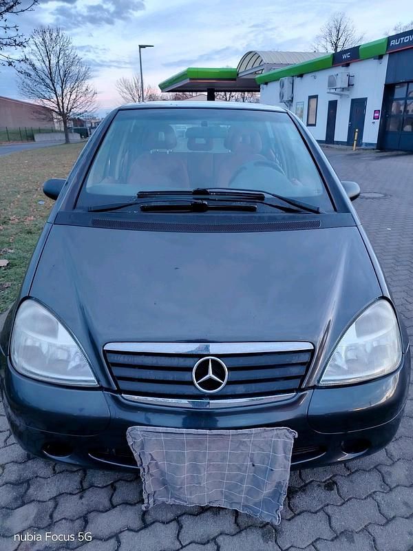 Schwarz Gebraucht 2001 Mercedes A140 Classic Kleinwagen | 999 € - Bild 1/4