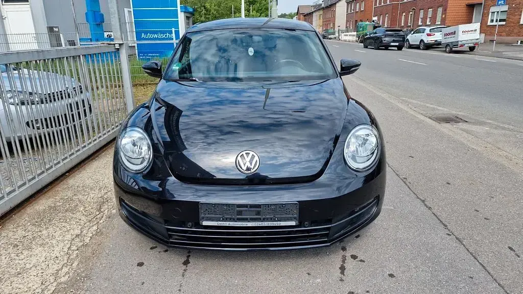 Gebraucht VW Beetle Basis 105 PS (77 kW) 2014 Schwarz Kleinwagen