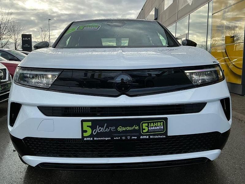 Gebraucht Opel Mokka 131 PS (96 kW) 2025 Lack weiss SUV