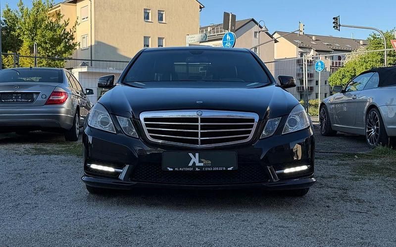 Second-hand Mercedes E350 211 CP (155 kW) 2011 Negru Berlinǎ