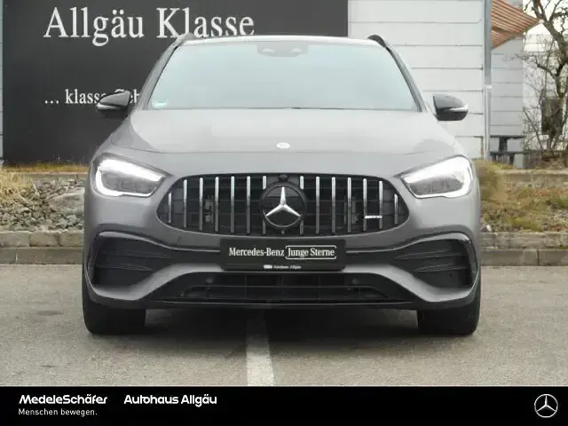 Gebraucht Mercedes GLA35 AMG AMG 306 PS (225 kW) 2023 Lack kosmosschwarz (metallic) SUV