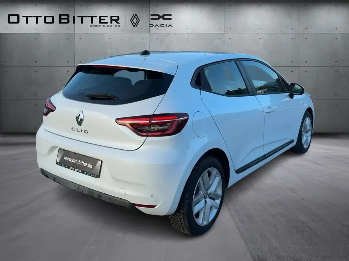 Gebraucht Renault Clio V Zen 91 PS (66 kW) 2022 Quarzweiß Limousine