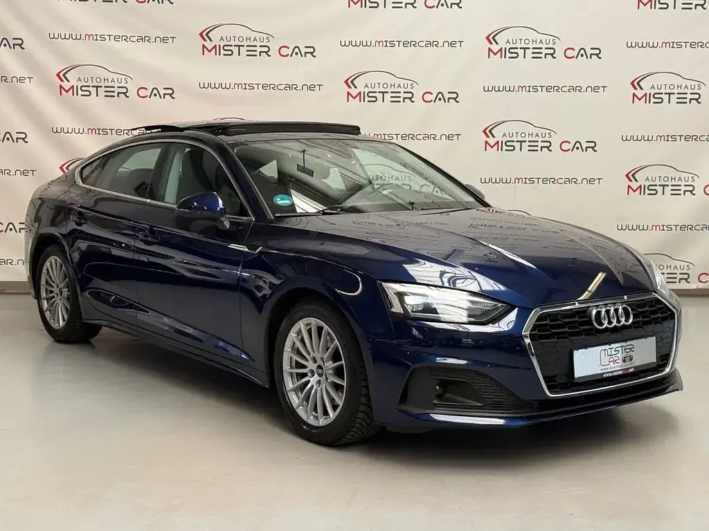 Gebraucht Audi A5 Sportback 163 PS (119 kW) 2023 Navarrablau metallic Kleinwagen