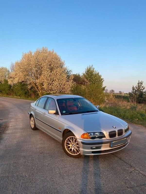 Silber Gebraucht 1998 BMW 328 Limousine | 3.850 € (Fairer Preis) - Bild 1/4