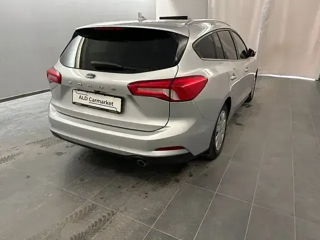 Gebraucht Ford Focus 150 PS (110 kW) 2022 Silber Limousine
