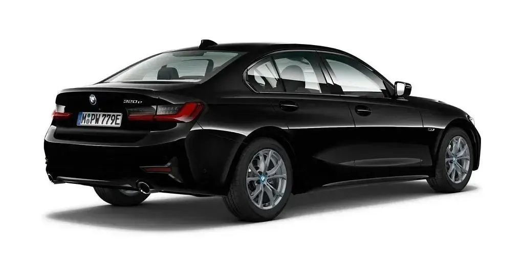 Gebraucht BMW 320e Shadowline 204 PS (150 kW) 2021 Schwarz Limousine