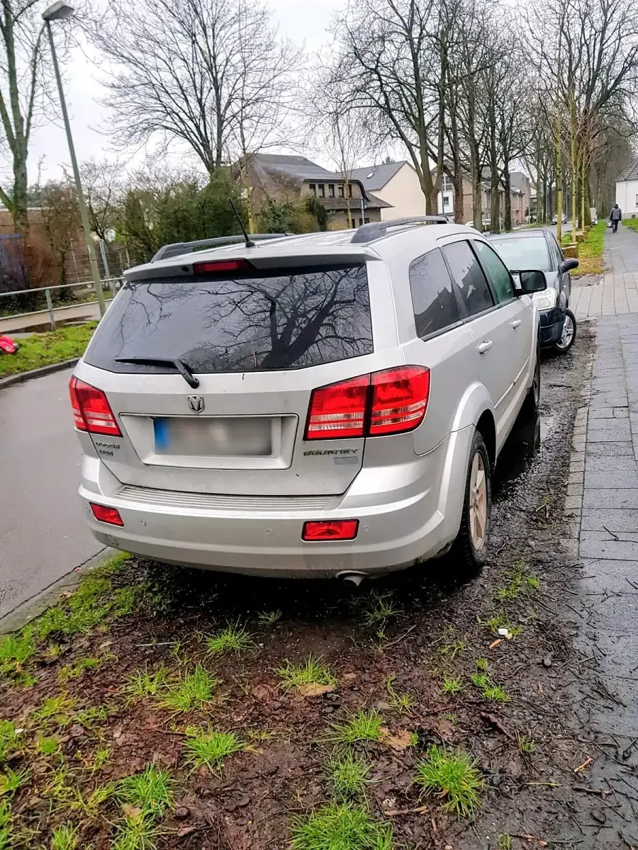 Gebraucht Dodge Journey 140 PS (102 kW) 2010 Silber SUV