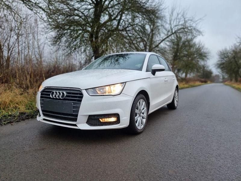 Gebraucht Audi A1 Sportback Design 95 PS (69 kW) 2018 Weiß Kleinwagen