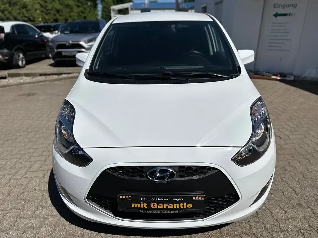 Gebraucht Hyundai ix20 Space 125 PS (91 kW) 2019 Weiß Kleinwagen