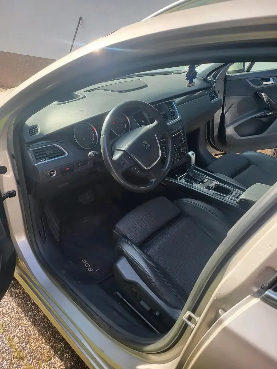 Gebraucht Peugeot 508 SW 156 PS (114 kW) 2011 Grau Kombi