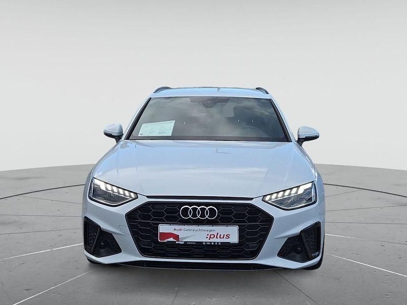 Gebraucht Audi A4 S-Line 204 PS (150 kW) 2024 Gletscherweiß metallic Kombi