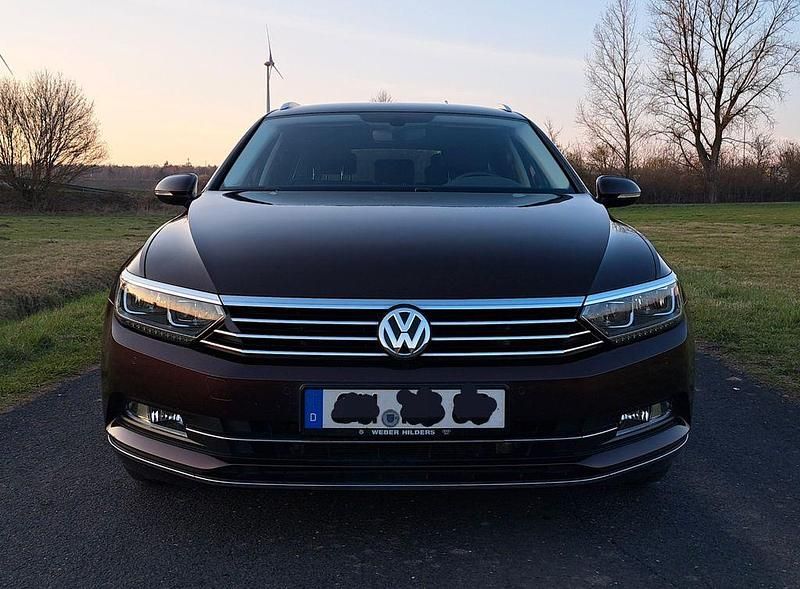 Gebraucht VW Passat Highline 150 PS (110 kW) 2018 Rot Limousine