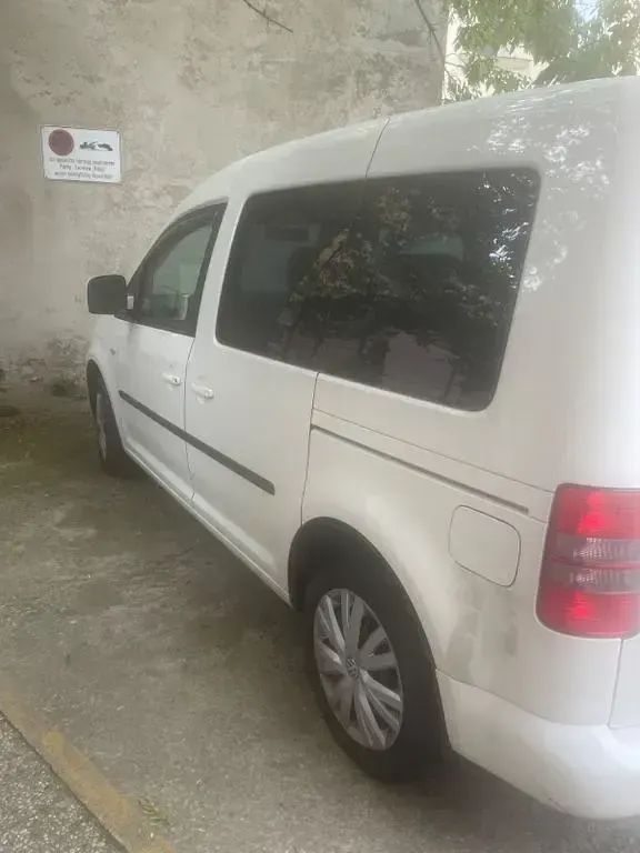 Gebraucht VW Caddy Highline 102 PS (75 kW) 2012 Weiß Van / Kleinbus