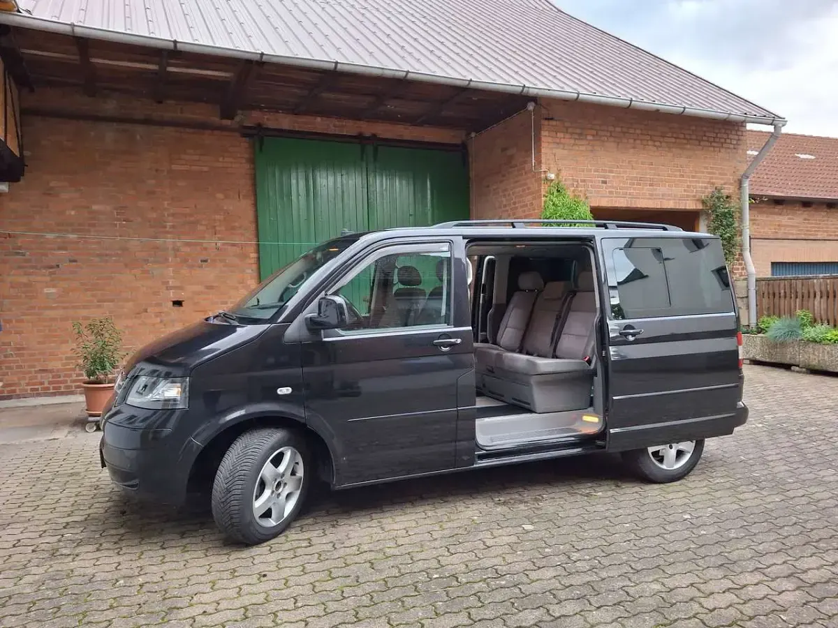 Gebraucht VW Multivan Highline 174 PS (127 kW) 2006 Schwarz Van / Kleinbus