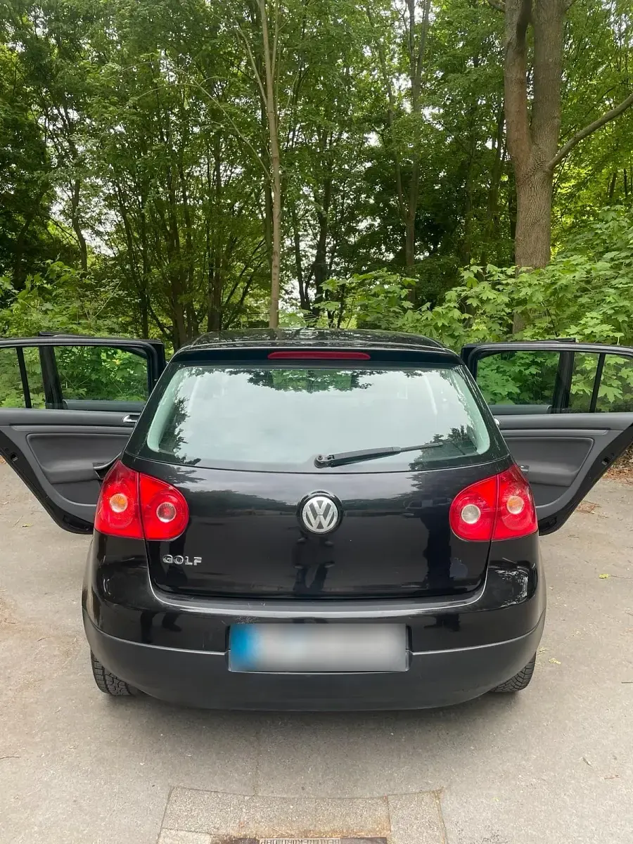 Gebraucht VW Golf V 75 PS (55 kW) 2005 Schwarz Kleinwagen