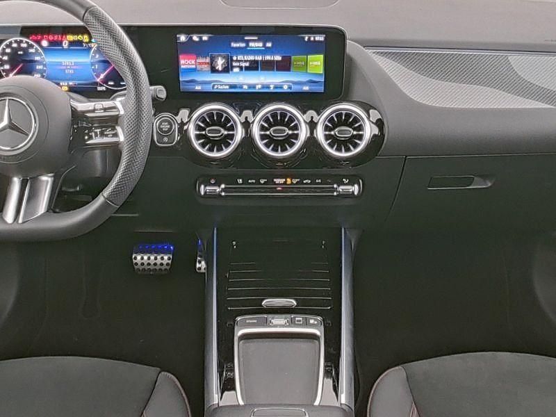 Gebraucht Mercedes GLA180 Advanced 136 PS (100 kW) 2025 Silber SUV