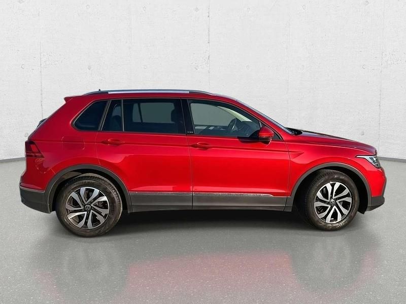 Gebraucht VW Tiguan Active 150 PS (110 kW) 2022 Kings red metallic SUV