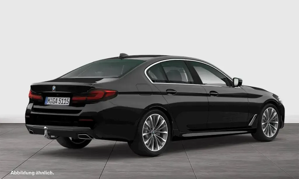 Gebraucht BMW 530 Sport Line 286 PS (210 kW) 2022 Black sapphire Limousine