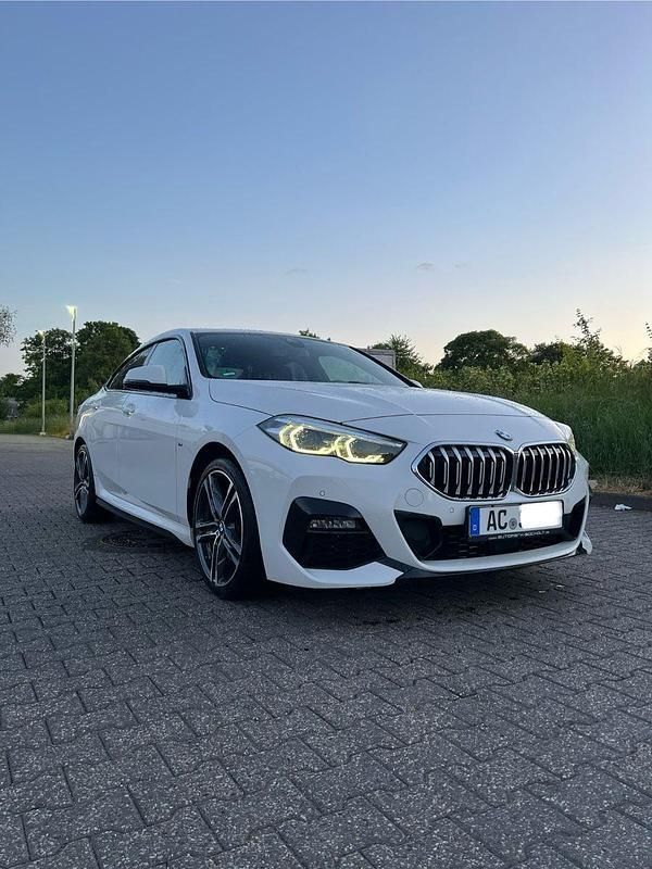 Weiß Gebraucht 2021 BMW 218 M Sport Coupé | 21.900 € (Fairer Preis) - Bild 1/4