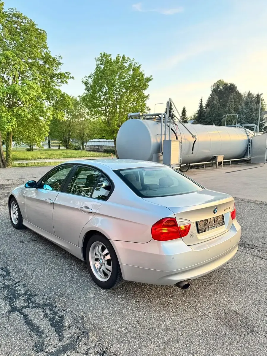 Używany BMW 320 150 KM (110 kW) 2006 Srebrny Sedan/Limuzyna