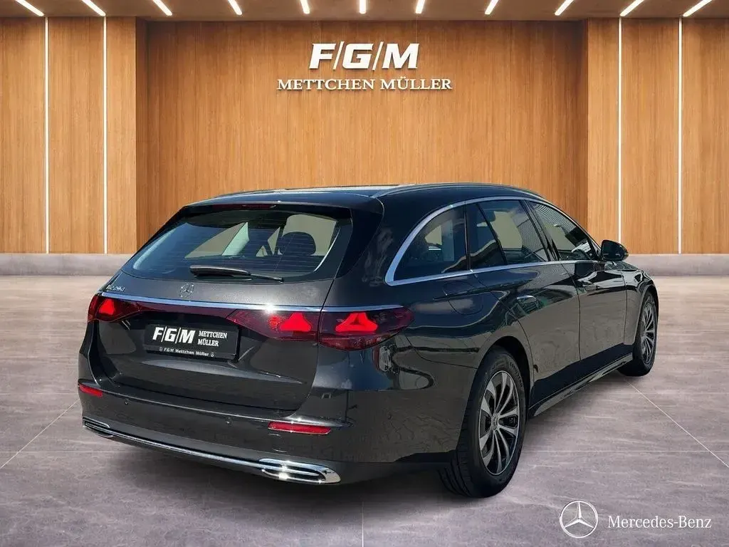 Gebraucht Mercedes 220 197 PS (144 kW) 2025 Grau Kombi
