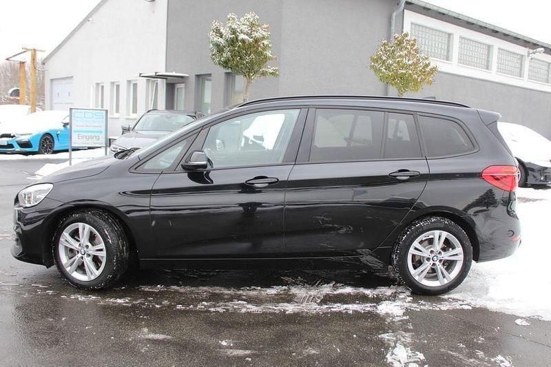 Gebraucht BMW 218 Gran Tourer Sport Line 150 PS (110 kW) 2021 Schwarz Van / Kleinbus