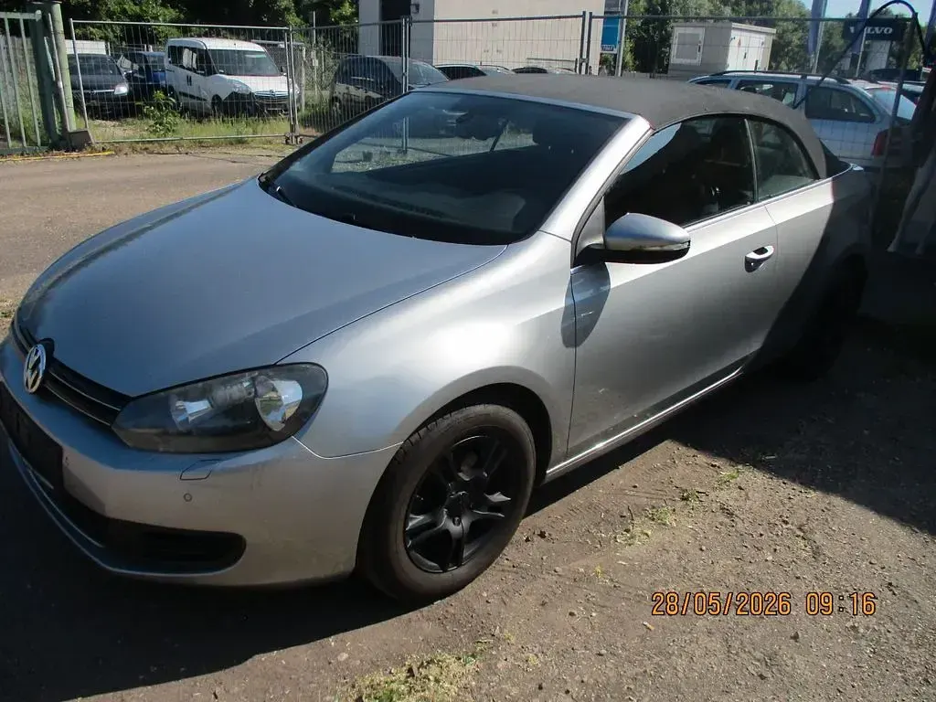 Używany VW Golf Cabriolet Basis 105 KM (77 kW) 2012 Srebrny Kabriolet