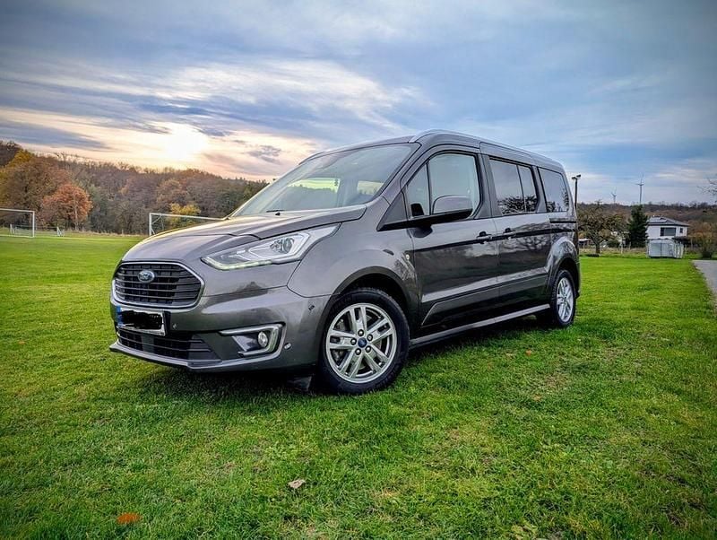 Grau Gebraucht 2019 Ford Tourneo Titanium Van / Kleinbus | 13.999 € (Guter Preis) - Bild 1/4
